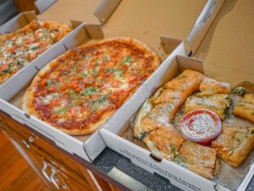 Giovanni’s Pizza Review – Pizza and Delicious Garlic Rolls in Dormont