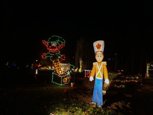 A One-Mile Drive through the Clinton Christmas Light-Up