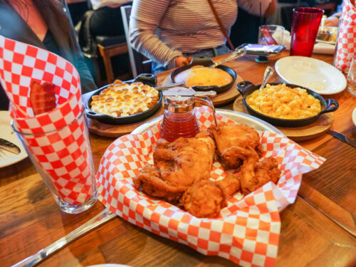 The Eagle Pittsburgh Review – Fried Chicken and a Relaxing Vibe