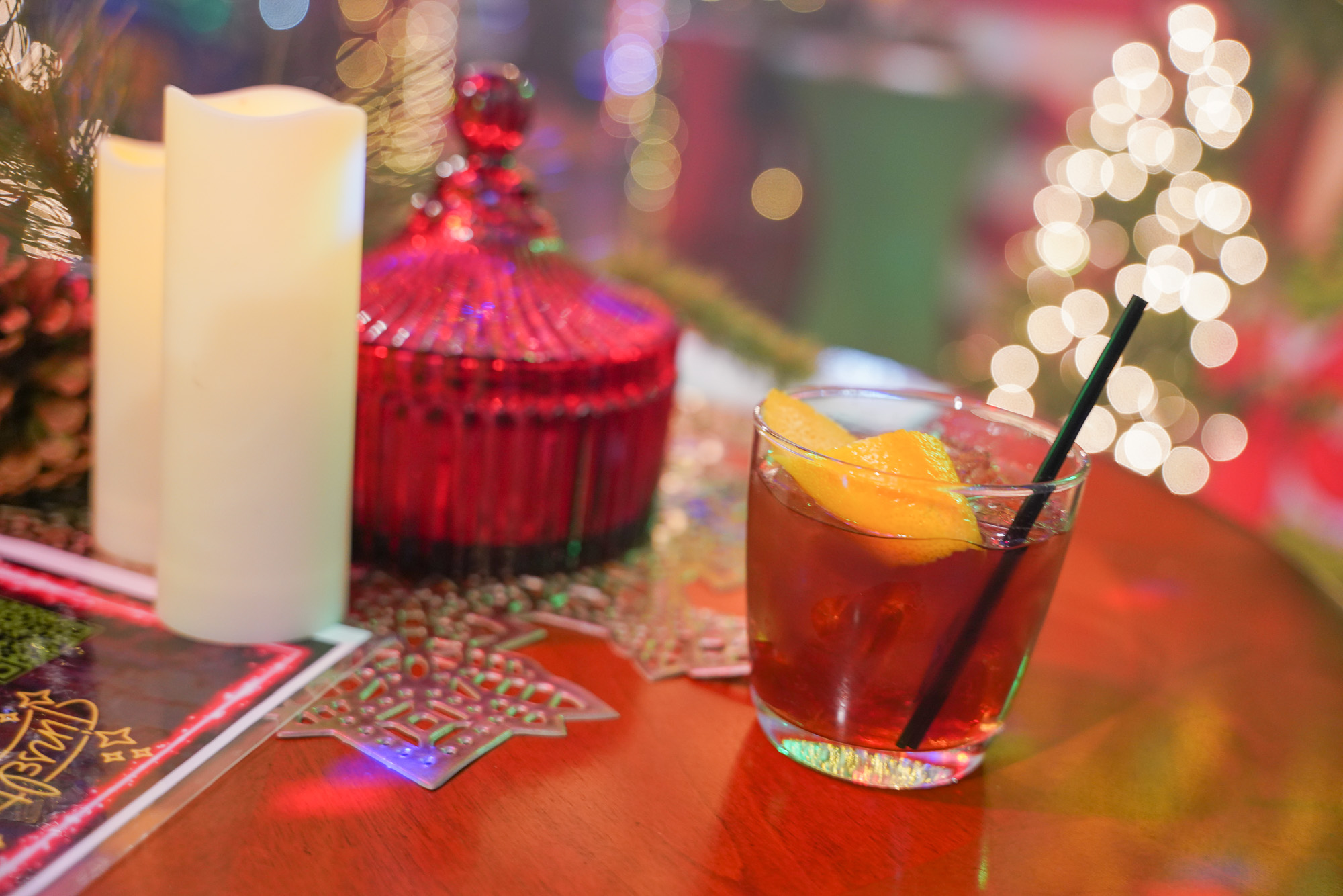 Tinseltown is a Different Kind of Holiday PopUp Bar