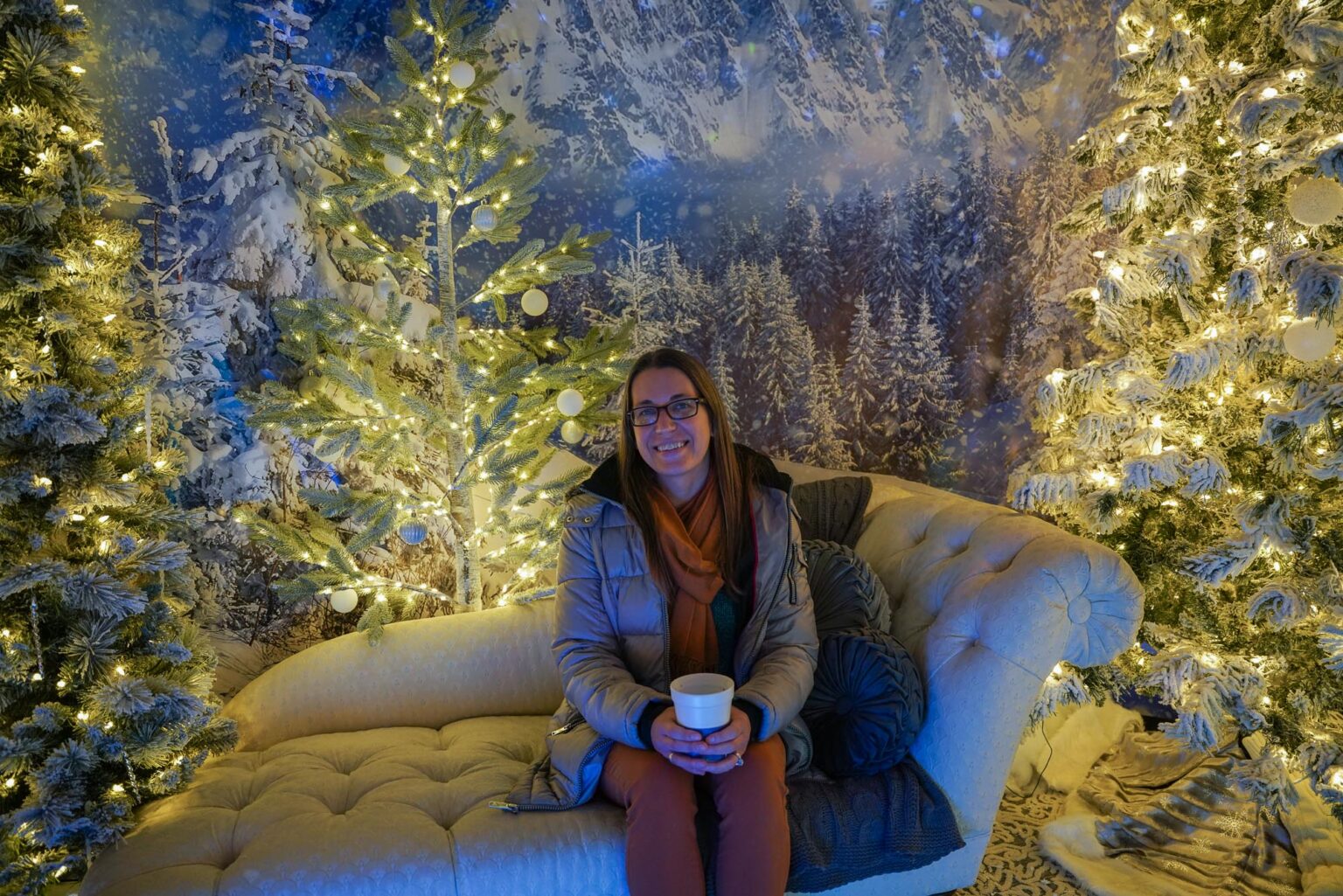 The Tipsy Elf is a Different Kind of Holiday PopUp Bar