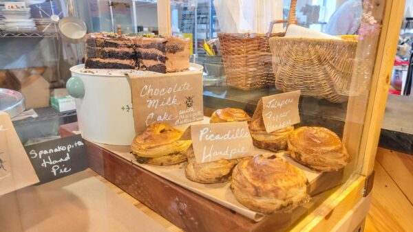 Handpies and Cakes from Ladybird's