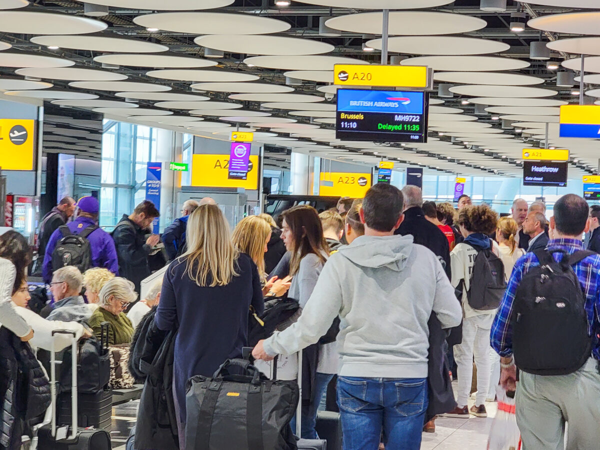 Heathrow is a Garbage Airport - Delays and Crowds