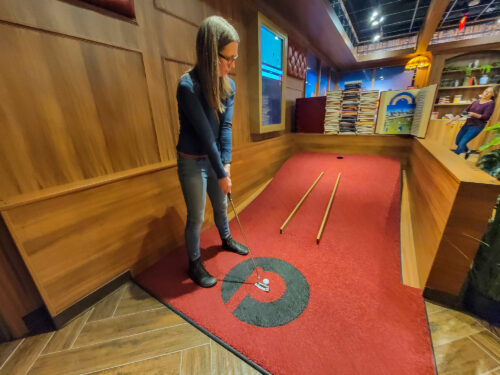 Puttery Combines Indoor Mini Golf with Libations in the Strip