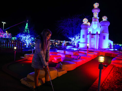 Fun Fore All Holiday Lights – Mini Golf With a Holiday Twist