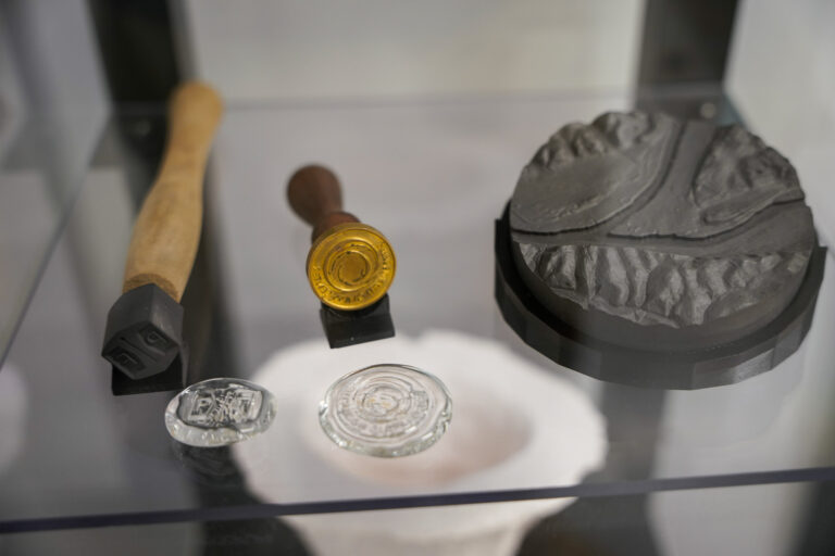 Pittsburgh Glass Center 2000px 25 768x512