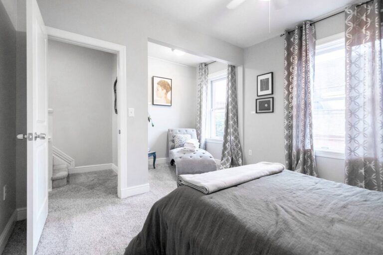 a2badf5b e001 419b b0b7 facfba9380b2 768x512